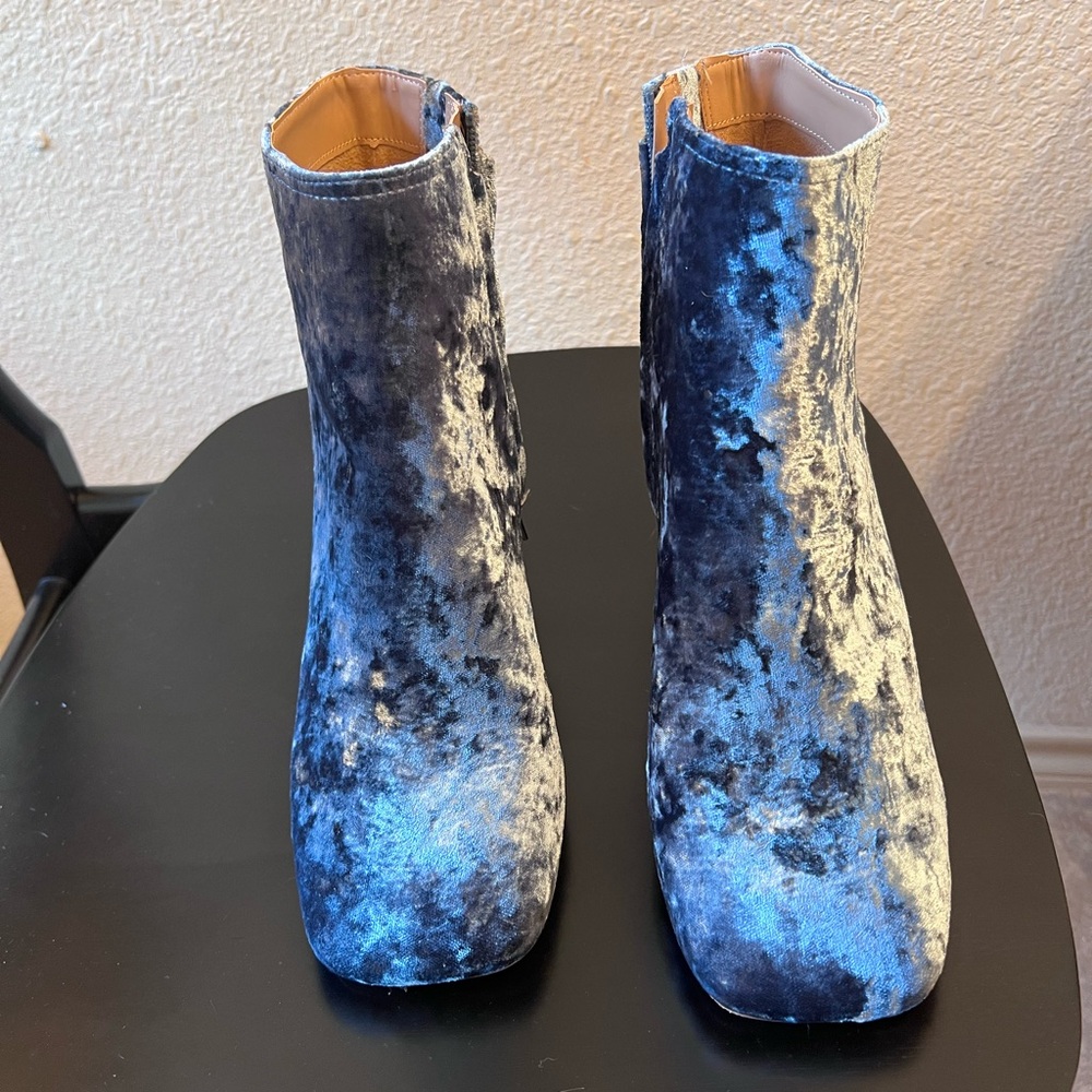 NWOT Sam Edelman Elegant Blue Velvet Ankle Booties